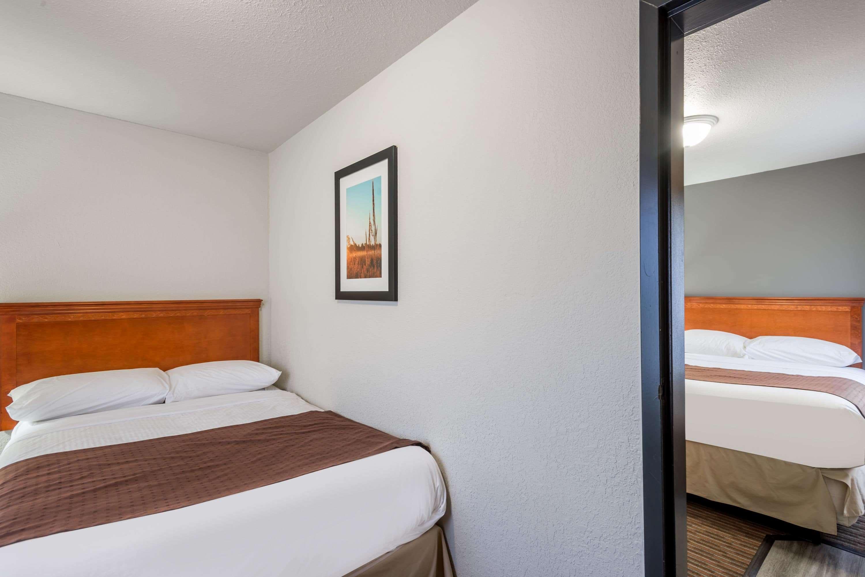 Super 8 By Wyndham Grande Prairie Hotel Exterior foto