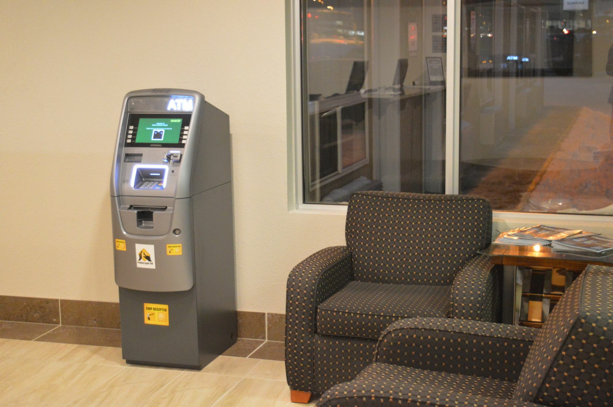 Super 8 By Wyndham Grande Prairie Hotel Exterior foto