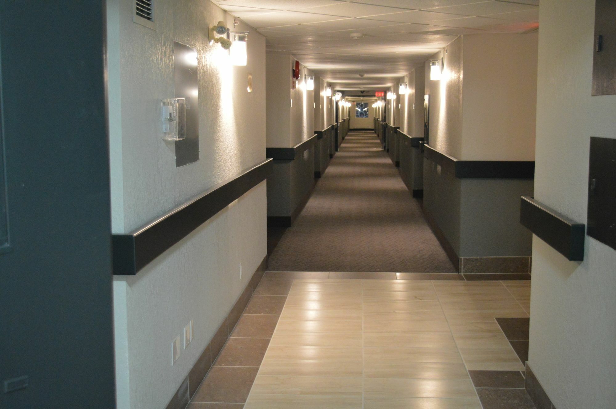 Super 8 By Wyndham Grande Prairie Hotel Exterior foto